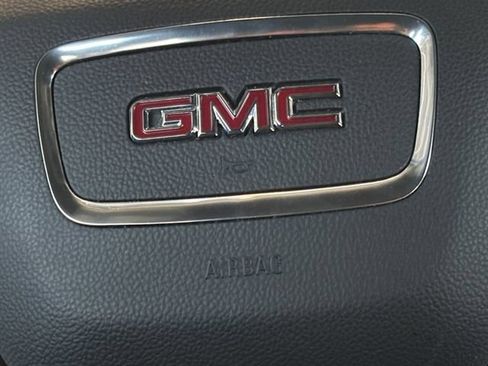 Used 2024 GMC Terrain SLE FWD image 13