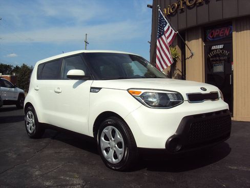 Used 2015 Kia Soul FWD image 2