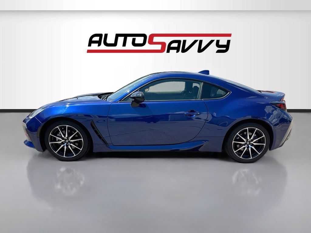 Used 2023 Toyota GR86 RWD image 4