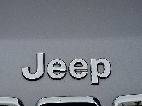 Used 2020 Jeep Cherokee Limited image 33