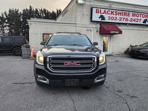 Used 2017 GMC Yukon SLT AWD/4WD image 2