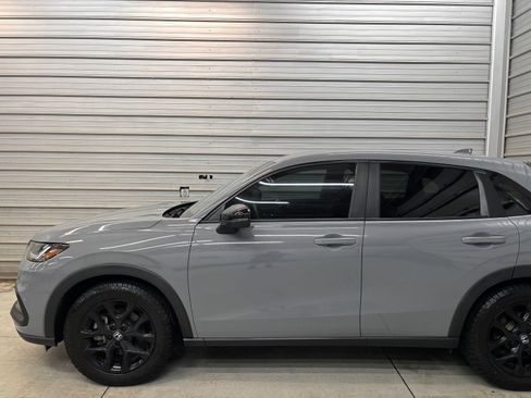 Used 2024 Honda HR-V Sport image 3