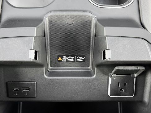 Used 2024 GMC Sierra 2500 Denali image 25