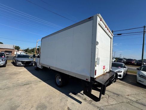 Used 2014 Chevrolet Express 3500 Extended image 18