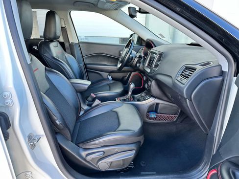 Used 2020 Jeep Compass Trailhawk image 15