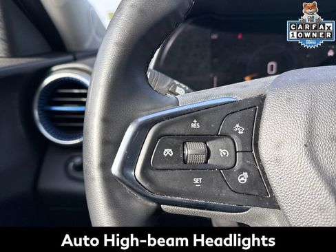 Used 2025 Chevrolet Trax LT w/ LT Convenience Package FWD image 11