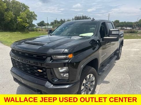 Used 2021 Chevrolet Silverado 2500 Custom w/ Custom Value Package AWD/4WD image 3