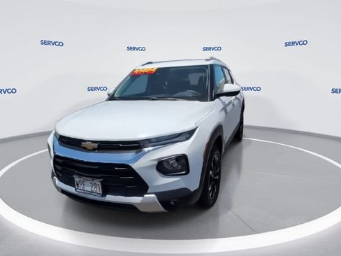 Used 2022 Chevrolet TrailBlazer LT w/ Convenience Package AWD/4WD image 3