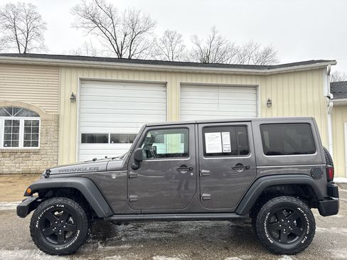 Used 2016 Jeep Wrangler Black Bear image 9