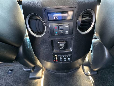 Used 2011 Honda Pilot Touring image 26