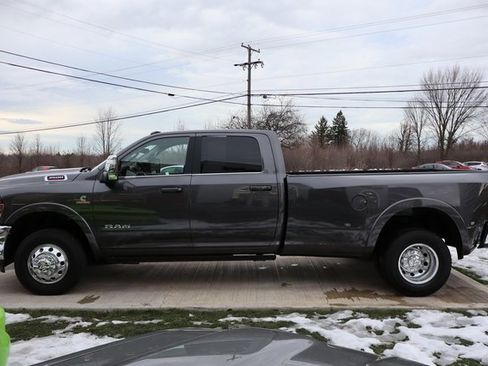 Used 2025 RAM 3500 Longhorn image 36