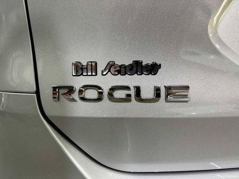 Used 2016 Nissan Rogue SL w/ SL Premium Package FWD image 15