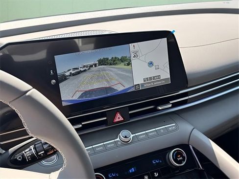 New 2025 Hyundai Elantra SEL image 16