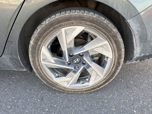 Used 2024 Hyundai Elantra SEL w/ Convenience Package image 12