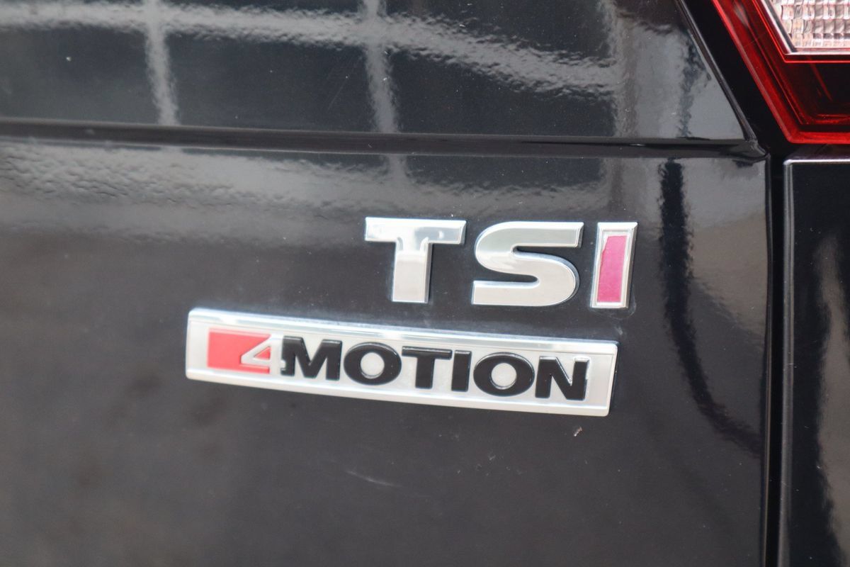 Used 2018 Volkswagen Tiguan SE AWD/4WD image 25