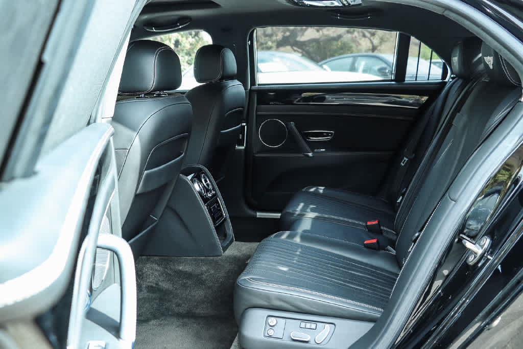 Used 2018 Bentley Flying Spur V8 AWD/4WD image 21