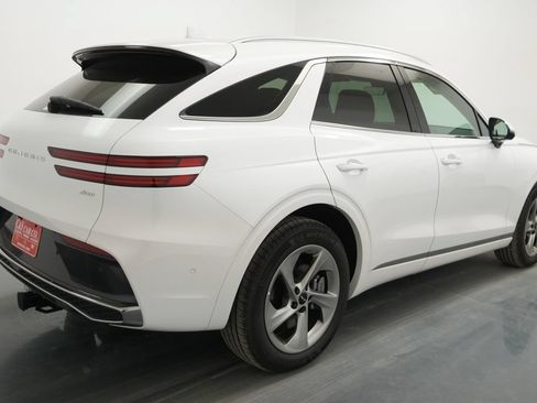 New 2026 Genesis GV70 2.5T Advanced w/ G1 Accessory Package AWD/4WD image 9