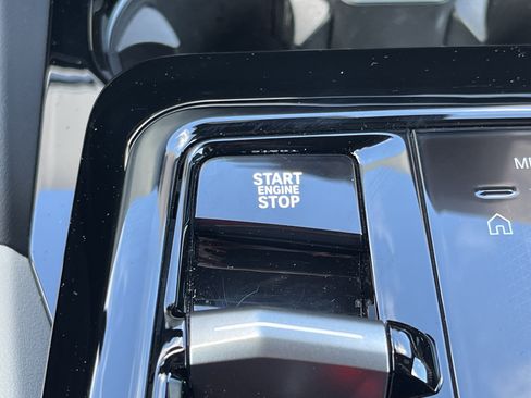 Used 2024 BMW 530i w/ Premium Package image 9