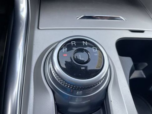 Used 2022 Ford Explorer Platinum w/ Equipment Group 601A AWD/4WD image 16