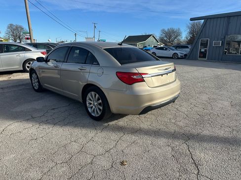 Used 2014 Chrysler 200 Touring image 8