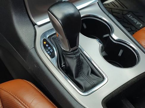 Used 2021 Jeep Grand Cherokee Laredo X AWD/4WD image 18