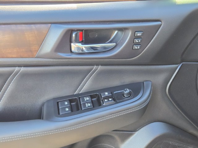 Used 2019 Subaru Outback 3.6R Limited AWD/4WD image 17