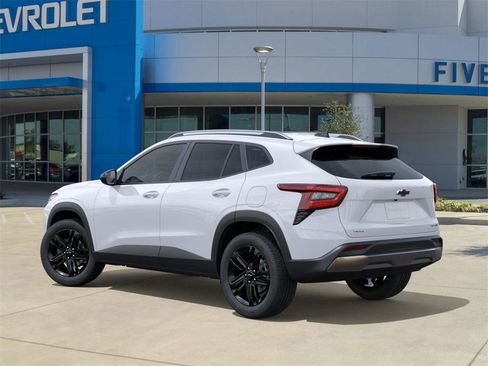 New 2026 Chevrolet Trax ACTIV image 3