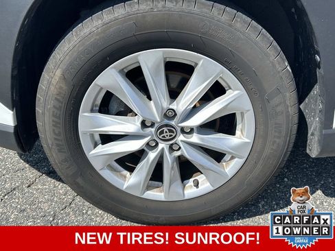 Used 2024 Toyota Corolla Cross LE w/ Moonroof Package AWD/4WD image 8