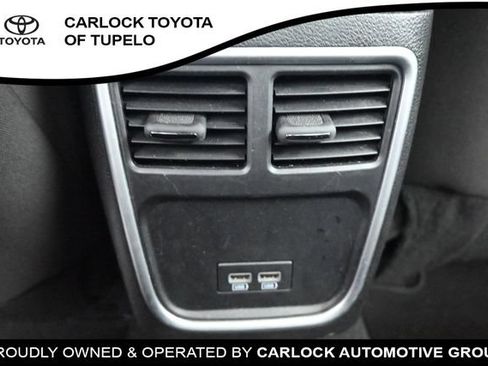 Used 2022 Dodge Charger SXT RWD image 17