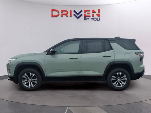 New 2026 Chevrolet Equinox LT w/ Convenience Package II image 2