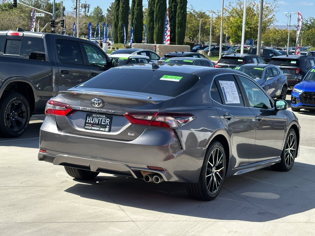 Used 2022 Toyota Camry SE FWD image 9