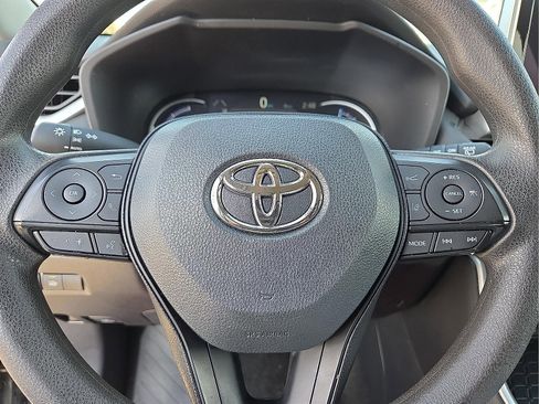 Used 2025 Toyota RAV4 XLE image 24