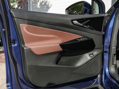 Used 2021 Volkswagen ID.4 Pro S image 43