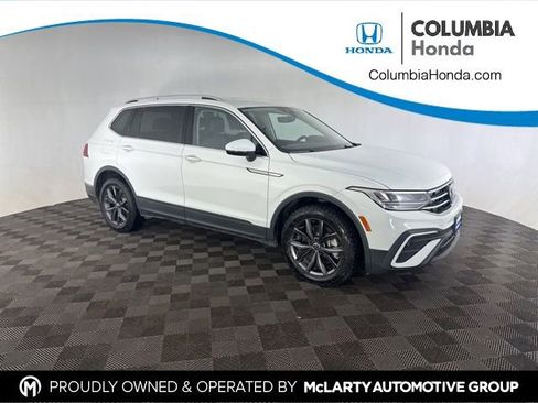 Used 2022 Volkswagen Tiguan SE AWD/4WD image 1