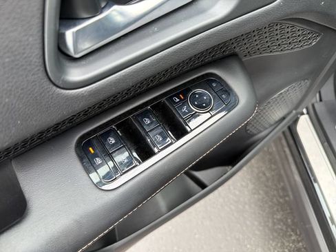 Used 2023 Nissan Ariya AWD image 13