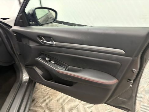 Used 2025 Nissan Altima 2.5 SR FWD image 15