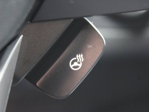 Certified 2022 Subaru Ascent Limited w/ Technology Package image 16