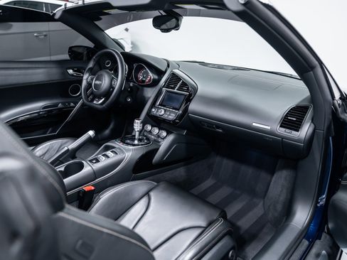 Used 2014 Audi R8 V10 image 13