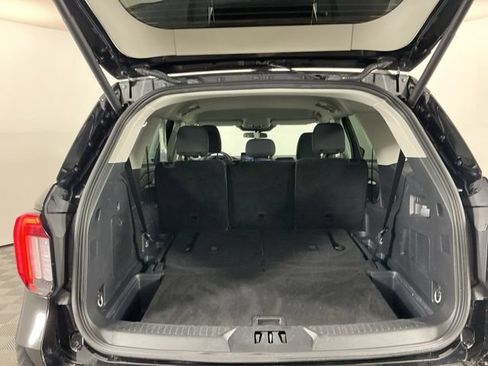 Used 2025 Ford Explorer Active AWD/4WD image 29