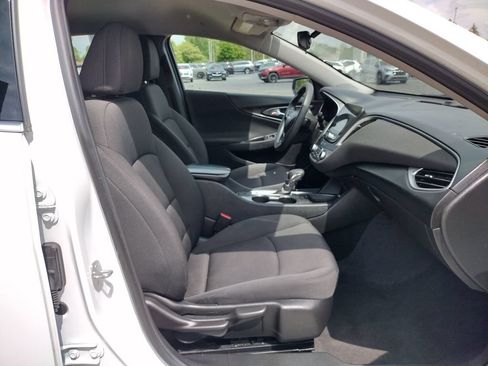 Used 2023 Chevrolet Malibu LT FWD image 9