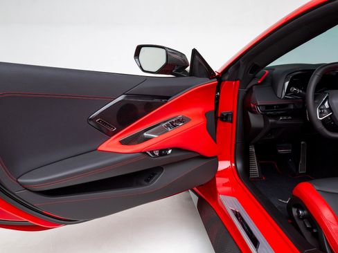 Used 2023 Chevrolet Corvette Stingray Preferred Cpe w/ Z51 Performance Package RWD image 25