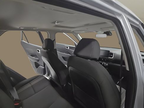 Used 2022 Hyundai Venue SEL FWD image 22