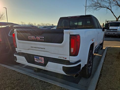 Used 2022 GMC Sierra 2500 AT4 w/ AT4 Preferred Package image 3
