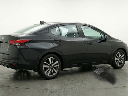 Used 2025 Nissan Versa SV image 9