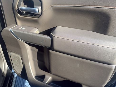 Used 2021 GMC Sierra 1500 AT4 w/ Technology Package image 24