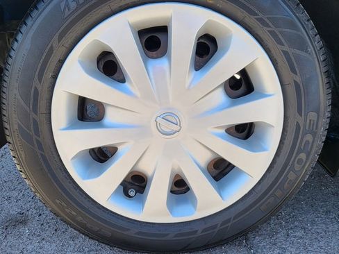 Used 2014 Nissan Versa Note SV FWD image 13
