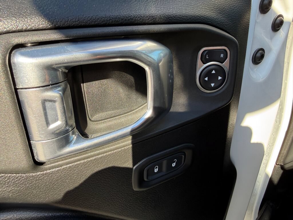 Used 2021 Jeep Wrangler Unlimited Rubicon AWD/4WD image 18