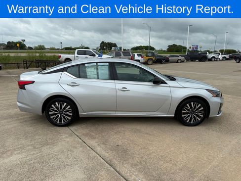 Used 2025 Nissan Altima 2.5 SV FWD image 4