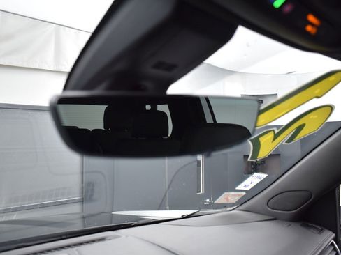 Used 2021 GMC Yukon XL Denali w/ Denali Premium Package image 25