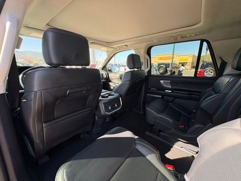 Used 2025 Ford Expedition Max Platinum AWD/4WD image 12